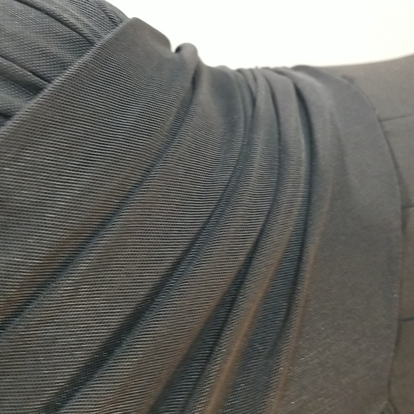 Frank Lyman size 6 black dress made in Canada stretchy fabric.  Designer quality - Picture 9 of 14